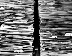 Jak poradzić sobie z dużą liczbą dokumentów w biurze?