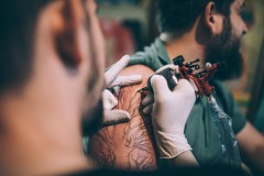 Tatuaż - Jak wybrać wzór i przygotować się do tatuowania?