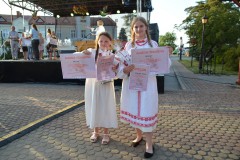 Milenka Jargieo i Kasia Rczka laureatkami festiwalu "Dziecko w folklorze"