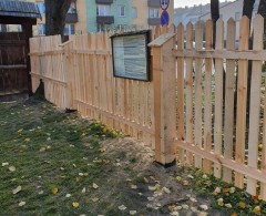 Dobieg koca remont ogrodzenia przy bigorajskim skansenie