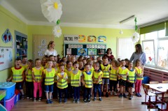 Modelowe kamizelki w biłgorajskich przedszkolach