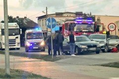 Zderzenie 3 samochodw w Jzefowie. Dziecko trafio do szpitala [AKTUALIZACJA]