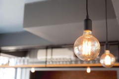 Jak stworzy� funkcjonalne o�wietlenie minimalistyczne w&nbsp;pomieszczeniu?