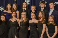 Ostatnie chwile szko�y podstawowej. Bal �smoklasist�w w&nbsp;Bi�goraju [NOWE ZDJ�CIA]