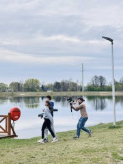 Ekipa filmowa nad biłgorajskim zalewem