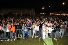 T�umy bawi�y si� na gali disco polo