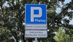 Zmiany na parkingu Starostwa Powiatowego w&nbsp;Bi�goraju. Ruszy� system op�at