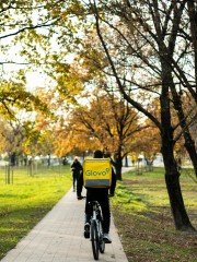 Glovo partner: jak wybrać partnera flotowego i nie stracić na rozliczeniach?