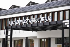 Cztery osoby walczą o stanowisko sekretarza
