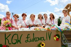 Korow�d do�ynkowy przejecha� ulicami gminy