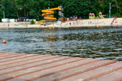Dobra wiadomo�� na koniec wakacji. Woda w&nbsp;zalewie nadaje si� do k�pieli