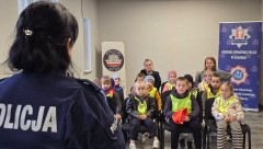 Przedszkolaki z&nbsp;wizyt� u policjant�w